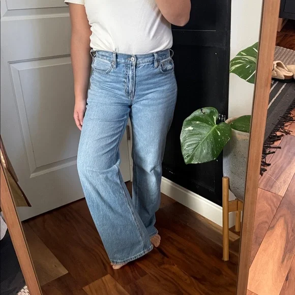 American Eagle Strigid High Waisted Stovepipe Jeans. Size 0 regular (run big) - Picture 8 of 10